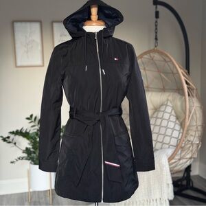 Tommy Hilfiger Women’s Black Hooded Belted Raincoat / Anorak Jacket XS